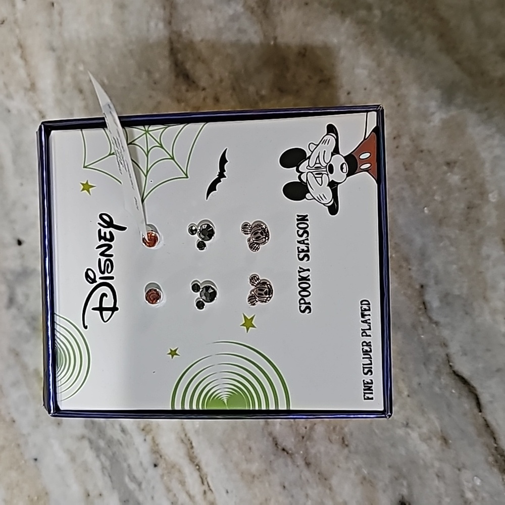 NWT Disney Halloween earrings ✨️